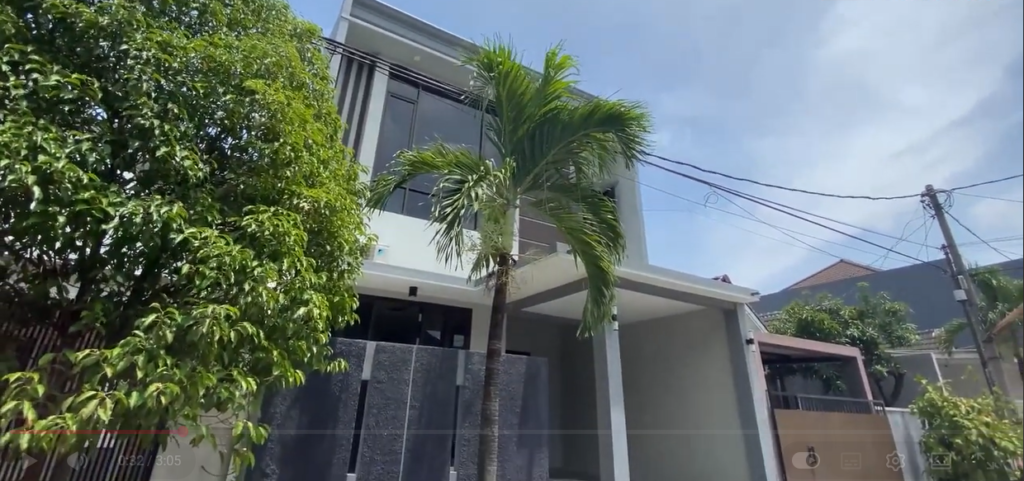 Renovasi rumah deltasari sidoarjo tampak depan modern