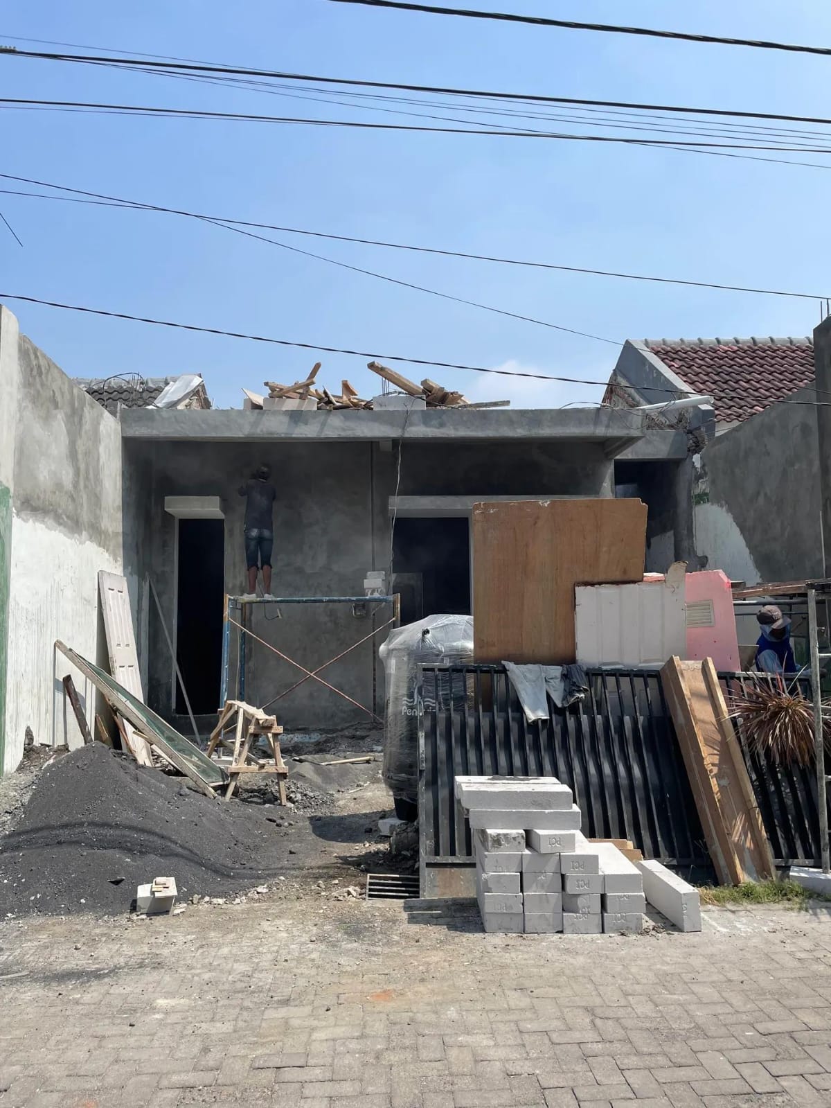 jasa-renovasi-rumah-Surabaya-rumah-di-dalam-gang