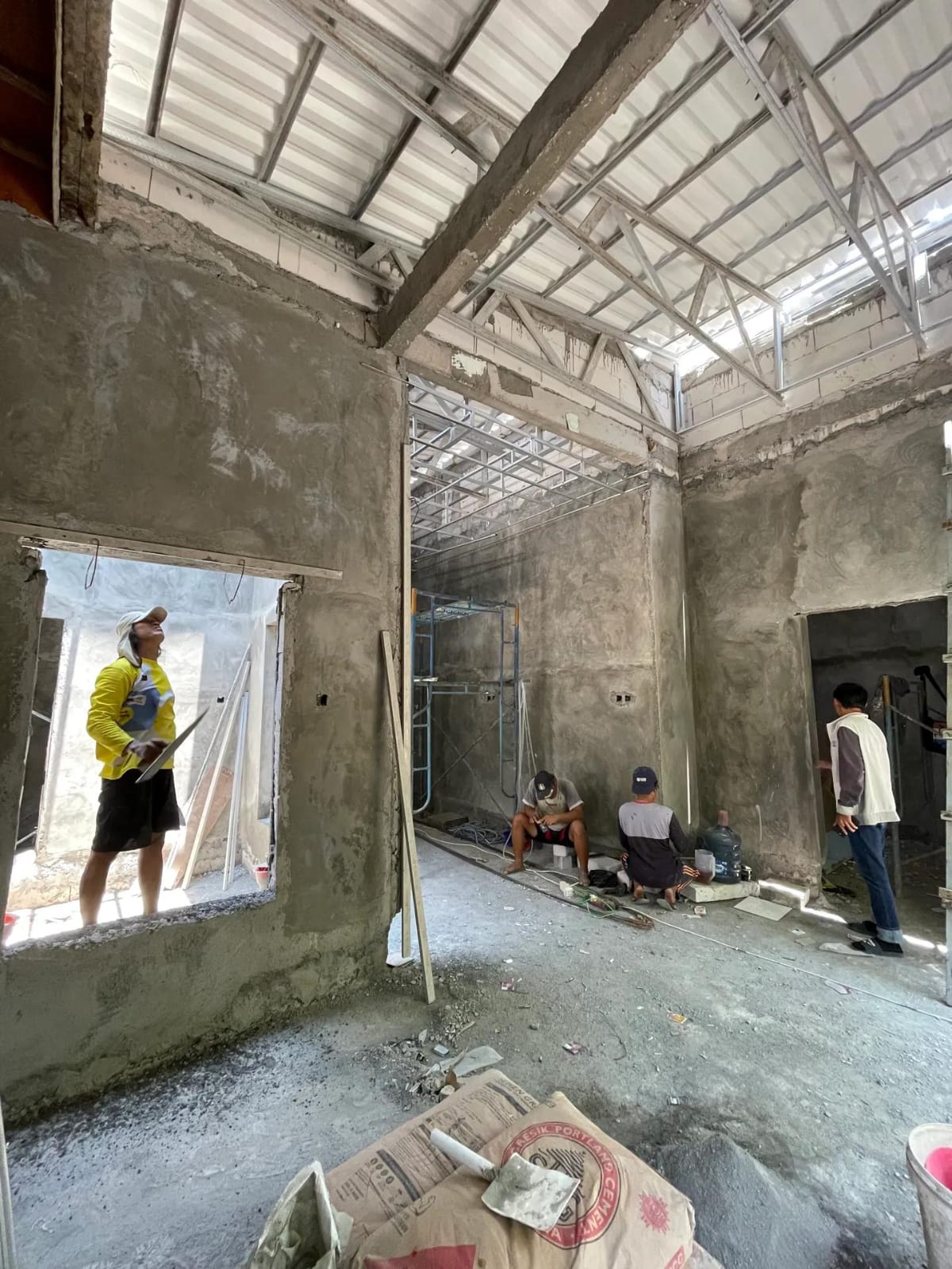 Renovasi-Rumah-Surabaya -di-Dalam-gang-bangunan