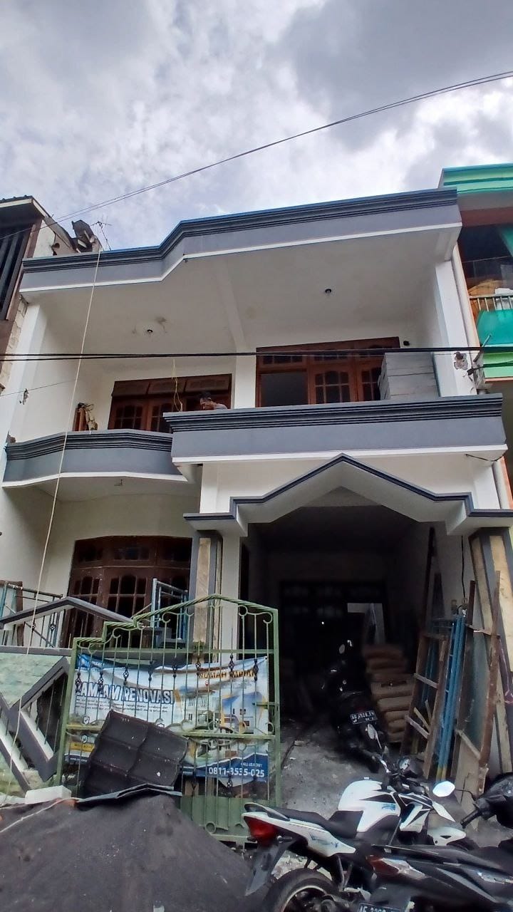 Progress Fasad rumah dokter ikhwan semolowaru surabaya