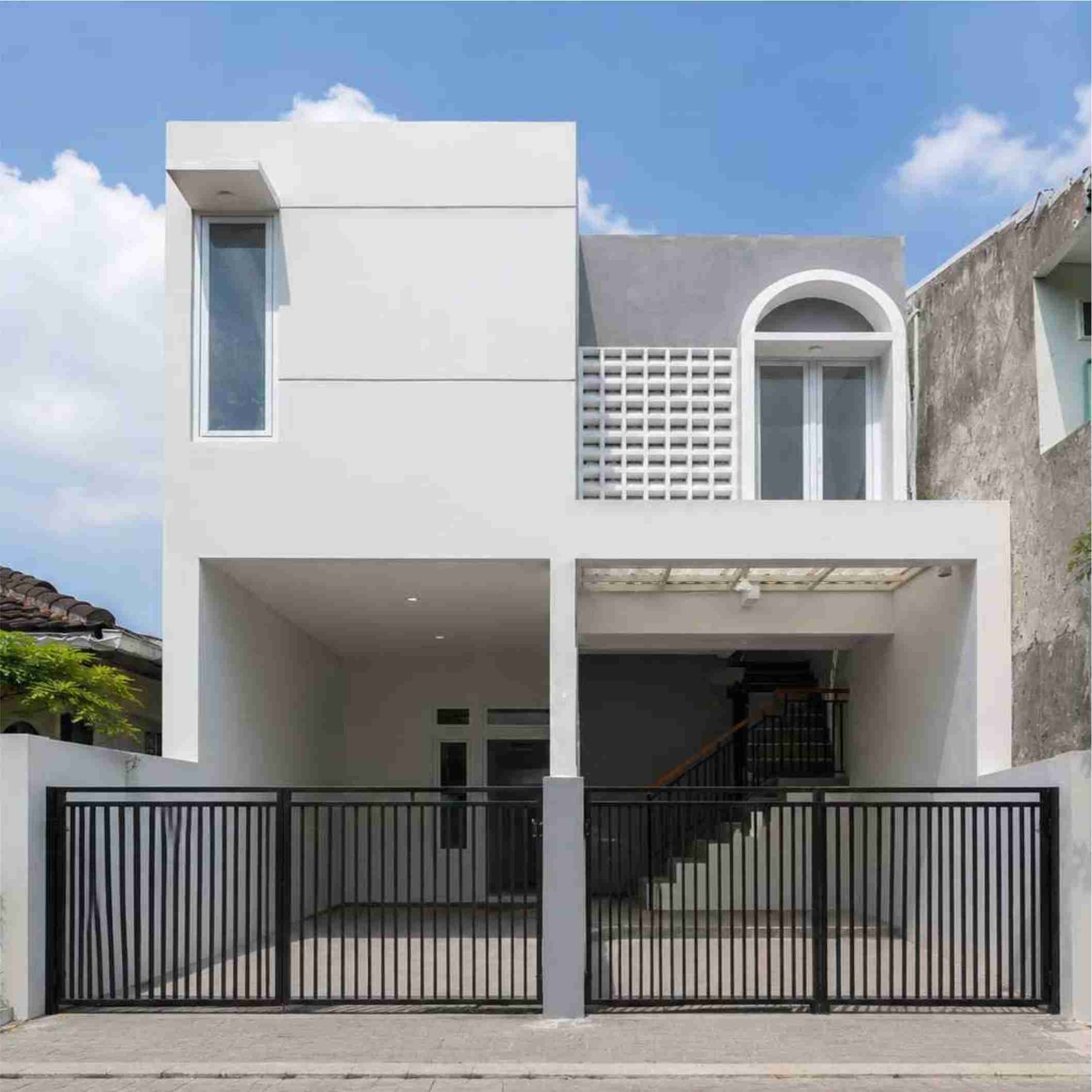 Renovasi rumah Pak Hendriyarno surabaya